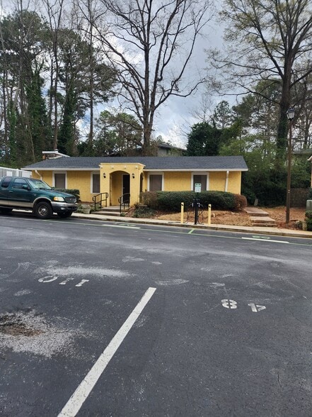 Building Photo - 2398 Lawrenceville Hwy