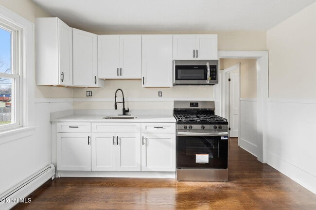 Building Photo - 16 Berkley Ave