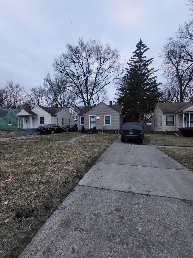Primary Photo - 18305 Forrer St