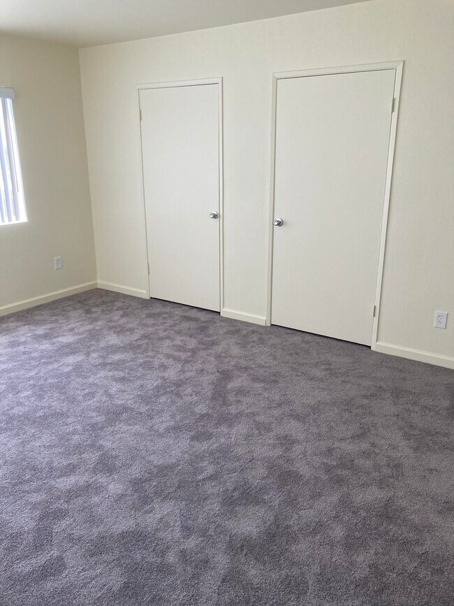 Building Photo - 12264 Chandler Blvd