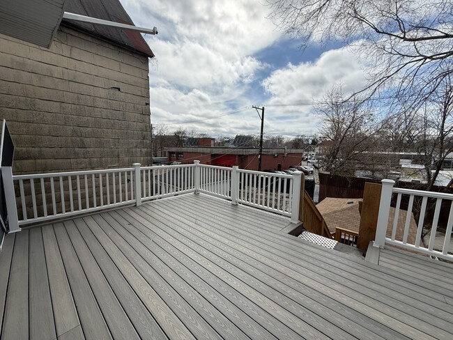 Building Photo - 5942 S Justine St