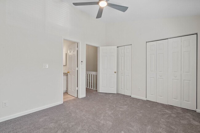 Building Photo - 4091 N Course Dr