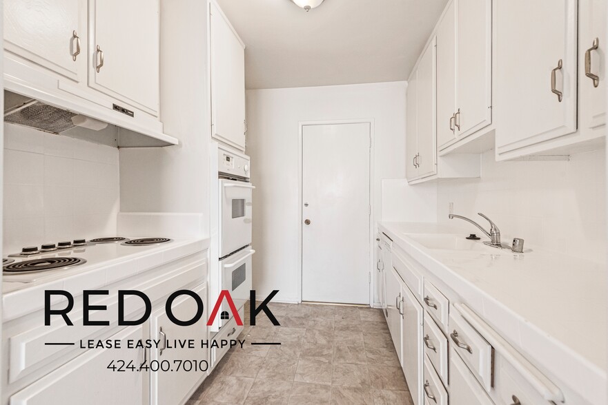 Building Photo - 319 S Clark Dr