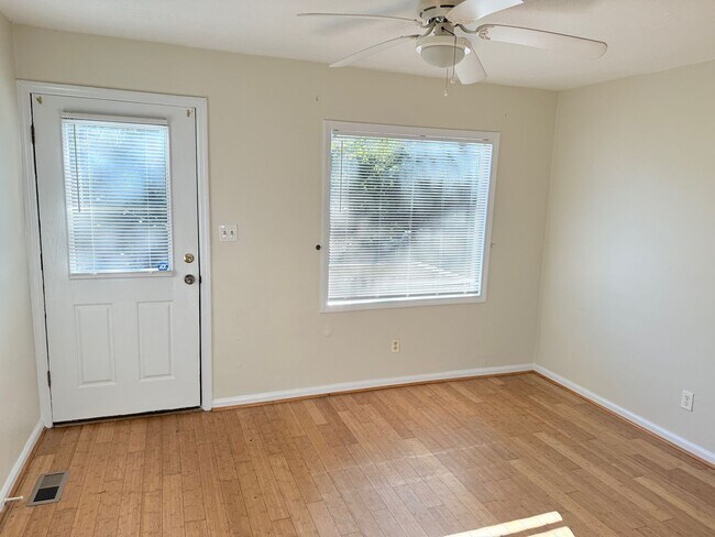 Building Photo - Normaltown Two Bedroom Cottage