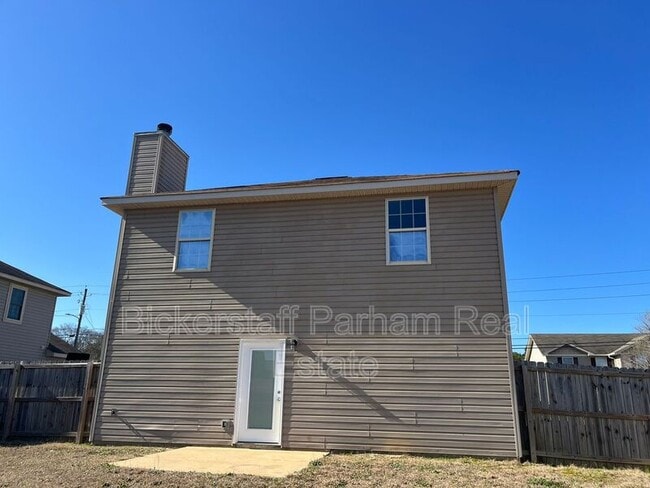 Building Photo - 410 26th Ct