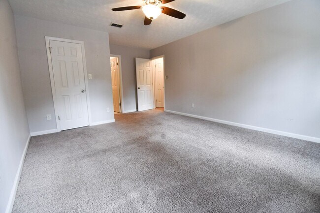 Building Photo - Coming Soon!! 3 Bedroom 2.5 Bathroom : Dogs Okay