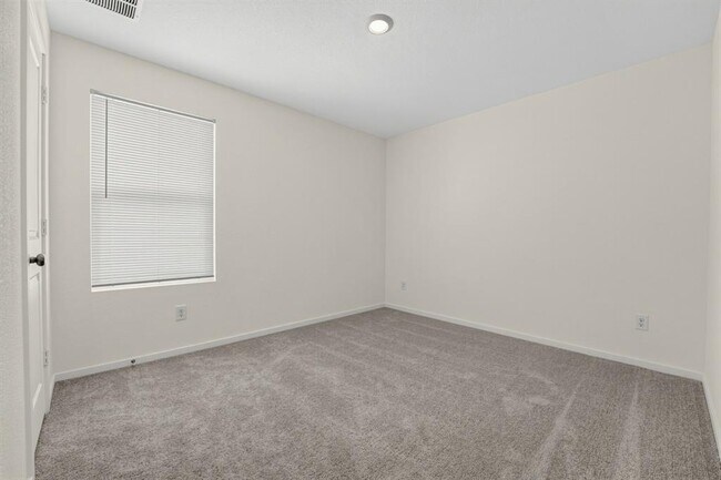 Building Photo - 511 Jones Bch Ln