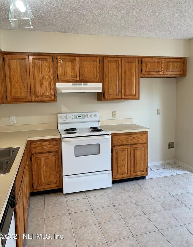 Building Photo - 4458 Melissa Ct W