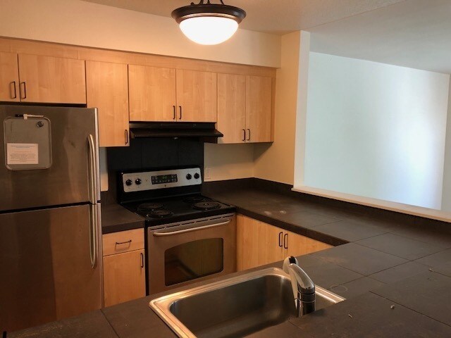 Building Photo - 1535 SW Clay St #106 ~ Clay Street Commons...