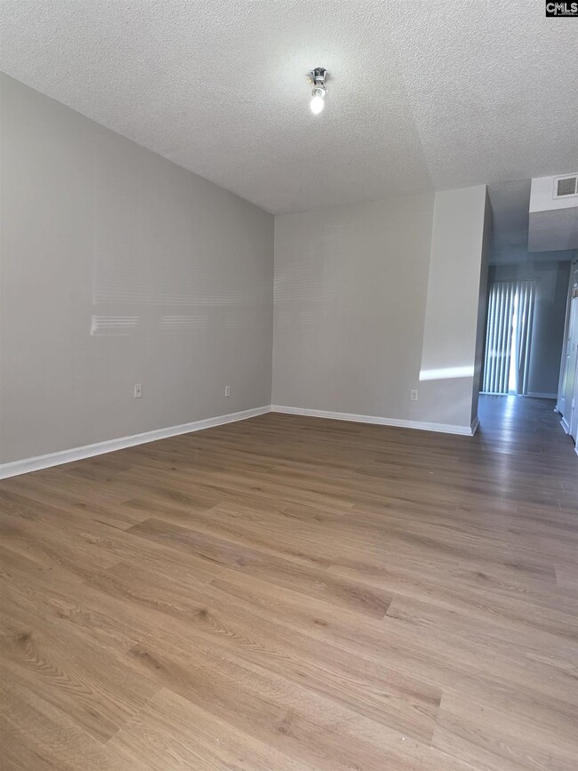 Building Photo - 1918 Jessamine Rd