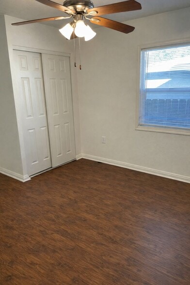 Building Photo - 835 E Nocta St