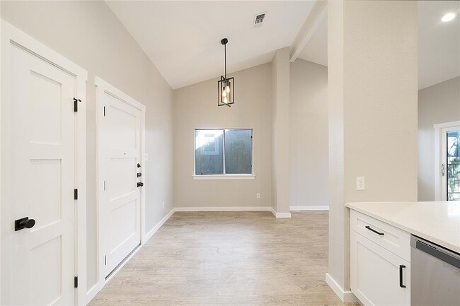 Building Photo - 12807 Magnolia Mound Trail