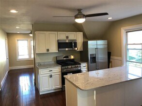 Building Photo - 16 Tecumseh St