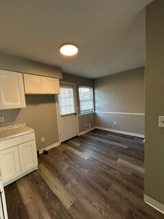 Building Photo - Now Leasing 2 bed 1 Bath Townhome North Columbus (Ambleside Commons)