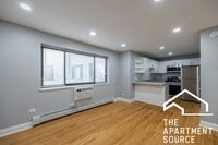 Building Photo - 6956 N Sheridan Rd