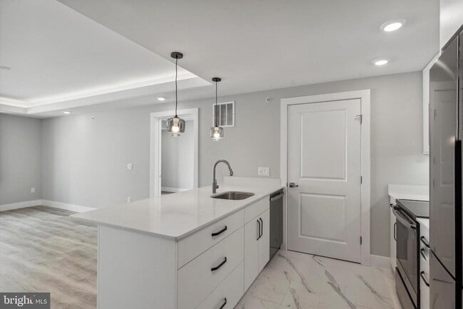 Building Photo - 1223 N 7th St