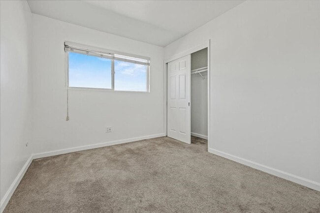 Building Photo - Upper Seaside four bedroom and two bath