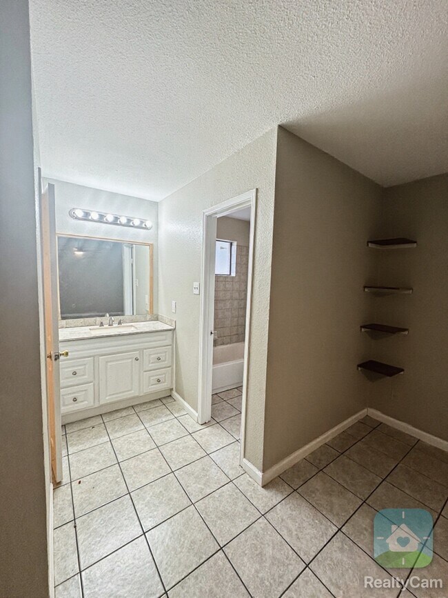 Building Photo - 5007 Monteith Dr