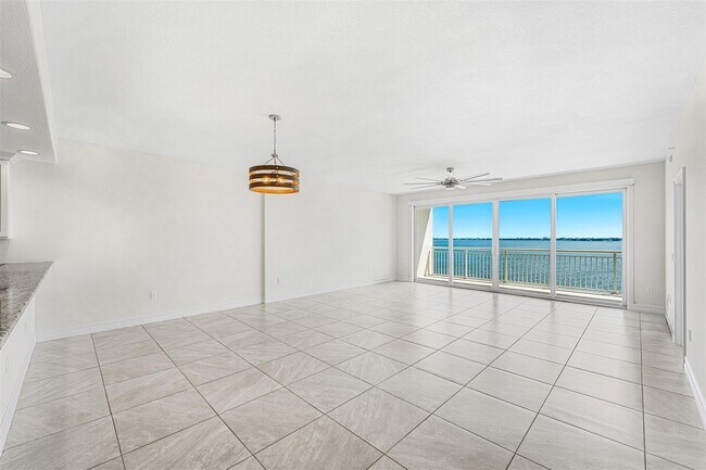 Building Photo - 1435 S Harbor City Blvd