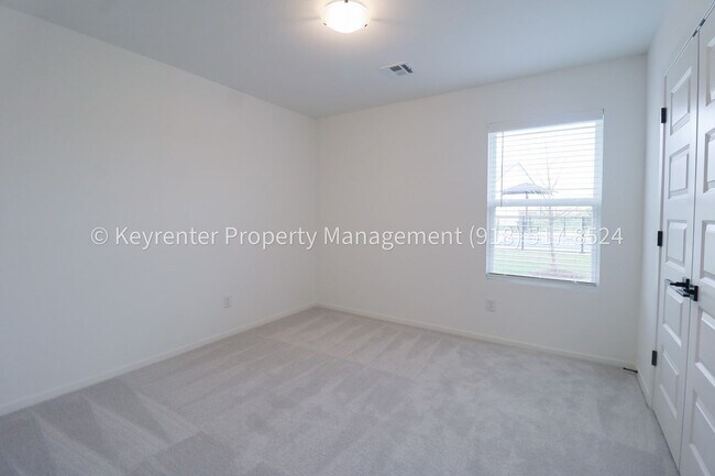 Building Photo - Stunning New Construction Simmons Home - 5 Bed 3 Bath - Pond View & Full Appliance Package!