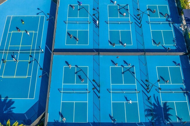 Building Photo - 12884 Wingspan Ct