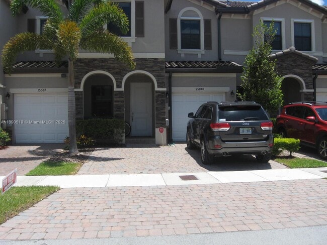 Building Photo - 15070 SW 117th Way