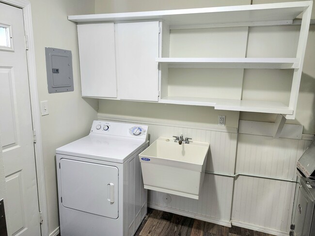 Laundry Room - 2189 Ridgemont Rd