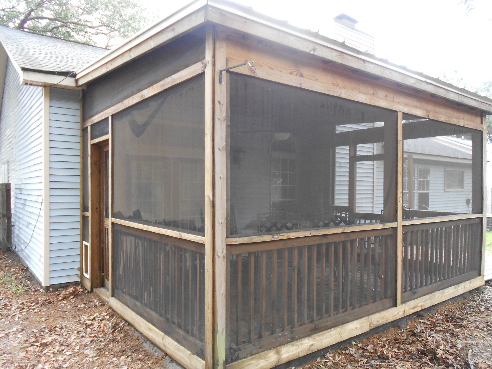 3 Bedroom 2 Bath House for Rent in Quail Hollow in Mt Pleasant. Lots of Upgrades. 3 Miles to IOP - 2084 Presidio Dr