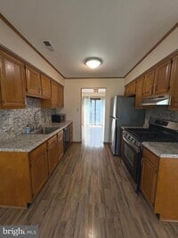 Building Photo - 8 Partridge Ct