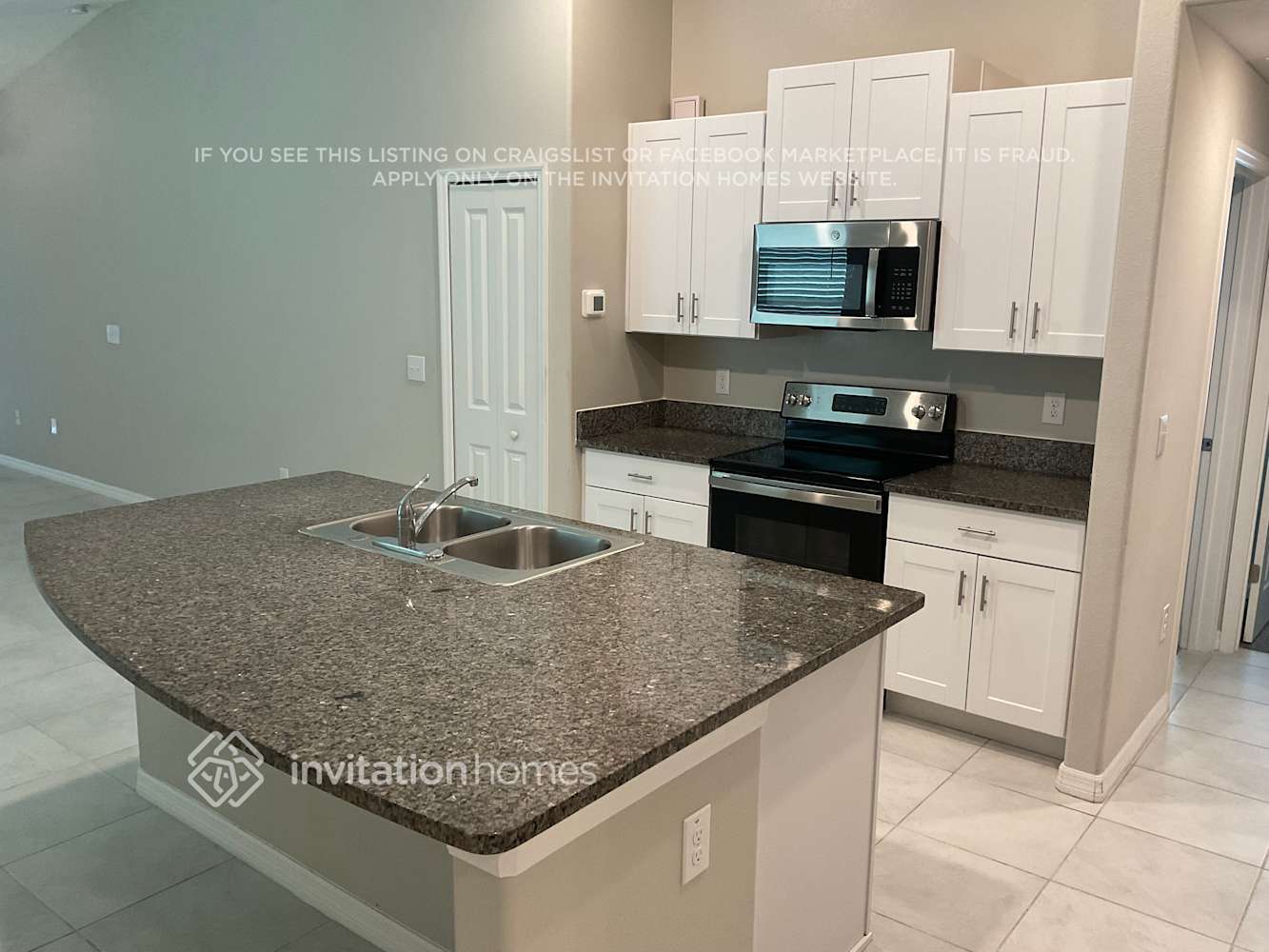 Building Photo - 2238 Jungle Dr