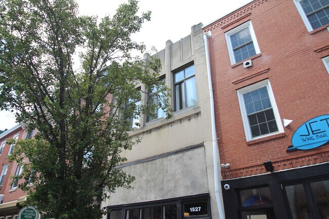 Building Photo - 1527 South St