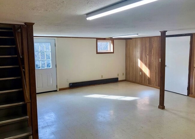 Building Photo - Charming 3 Bedroom in Christiansburg, VA