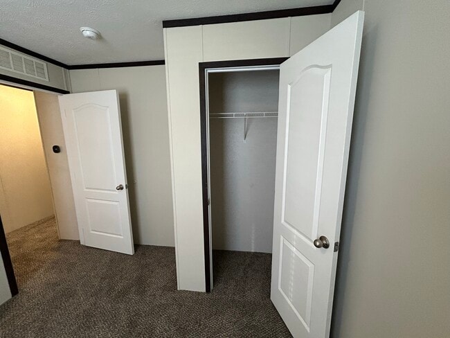 Building Photo - 691 Oregon St