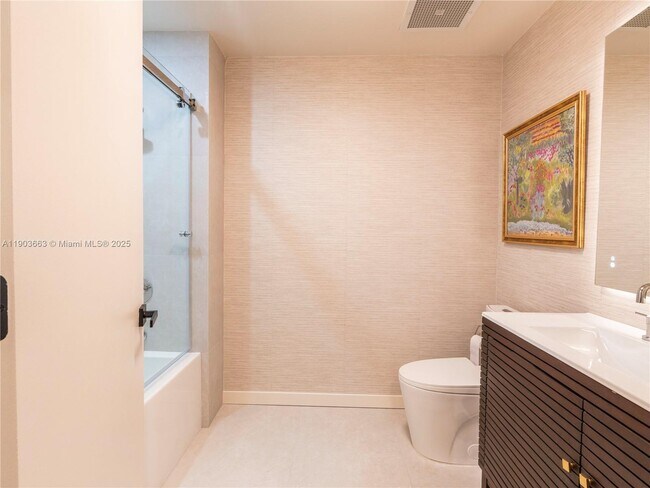 Building Photo - 3449 NE 1st Ave