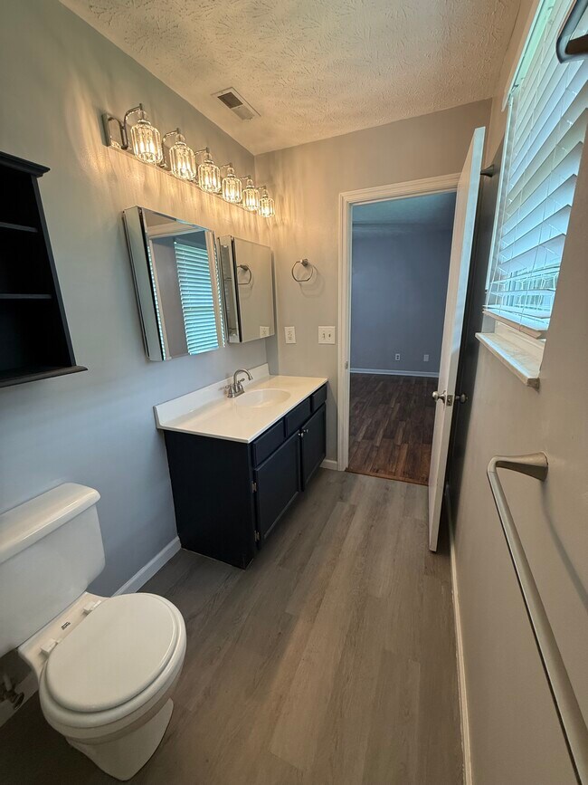 Building Photo - 4512 Hooks Ln