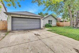 Building Photo - 908 Dogwood Trail