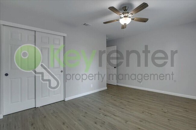 Building Photo - 8256 Manhart Dr