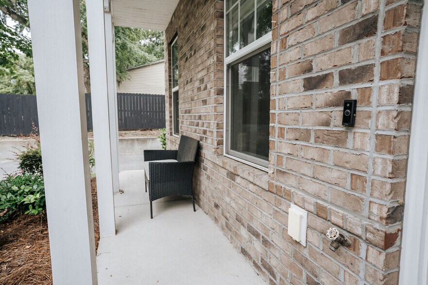 Building Photo - 211 Harlequin Aly