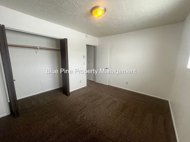 Building Photo - 353 E 15th St