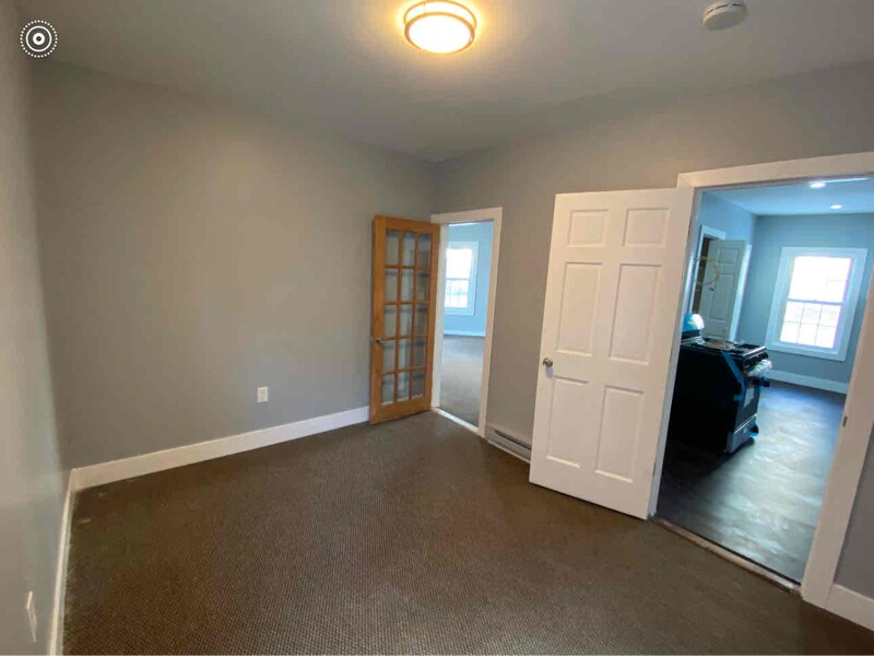 Building Photo - 102 Endicott St