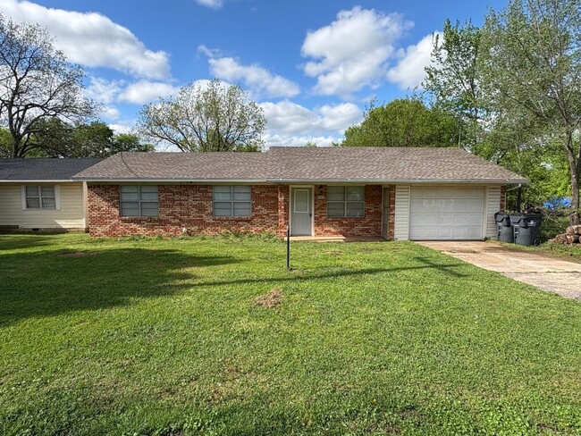 Primary Photo - Charming 2BR Brick House in Wanette