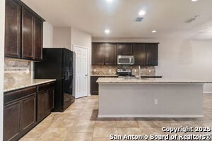 Building Photo - 730 Trinity Star