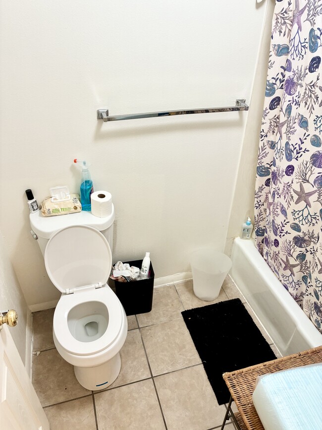 Building Photo - 1850 N 840 W