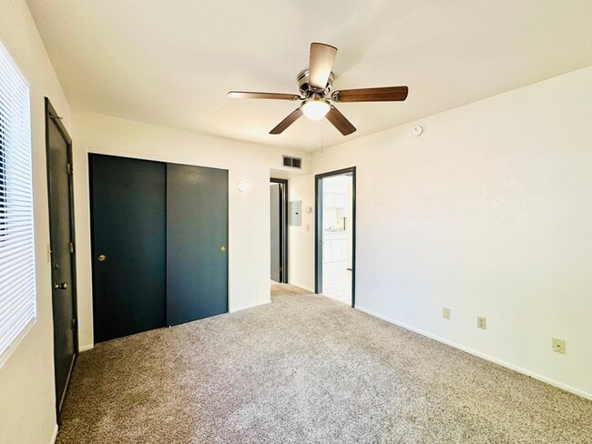 Building Photo - Spacious 1 Bedroom in Gated Community, Off...