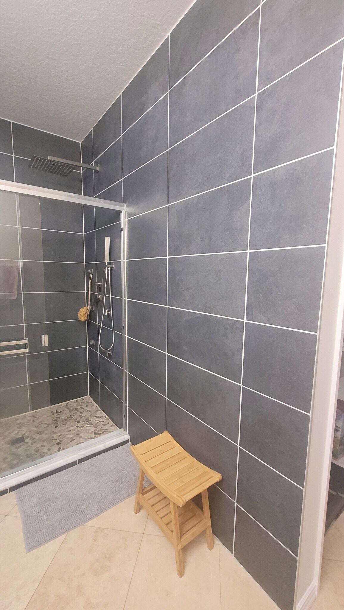 primary bathroom - 1049 Blackwater Dr