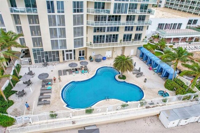 Building Photo - 16699 Collins Ave