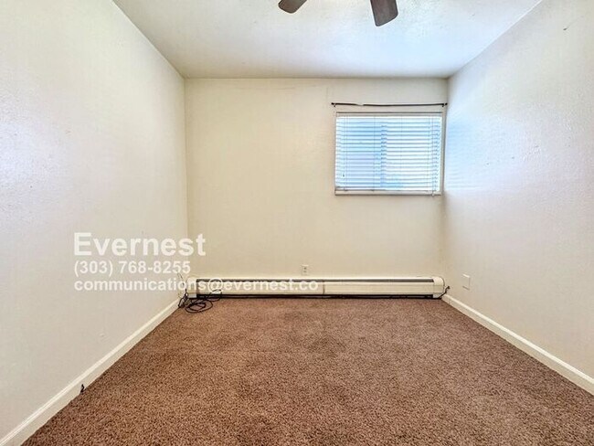 Building Photo - 2-Bedroom, 1-Bathroom Apartment in a Conve...