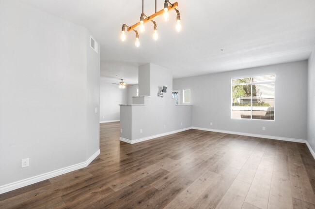 Building Photo - **7543 W Liberty Pkway #655 Fontana** Beau...