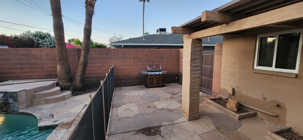 BBQ - 3138 N 83rd St