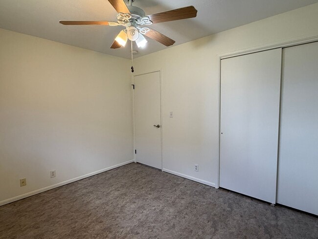 Building Photo - Fully Fenced & Gated 2BR/1BA Home